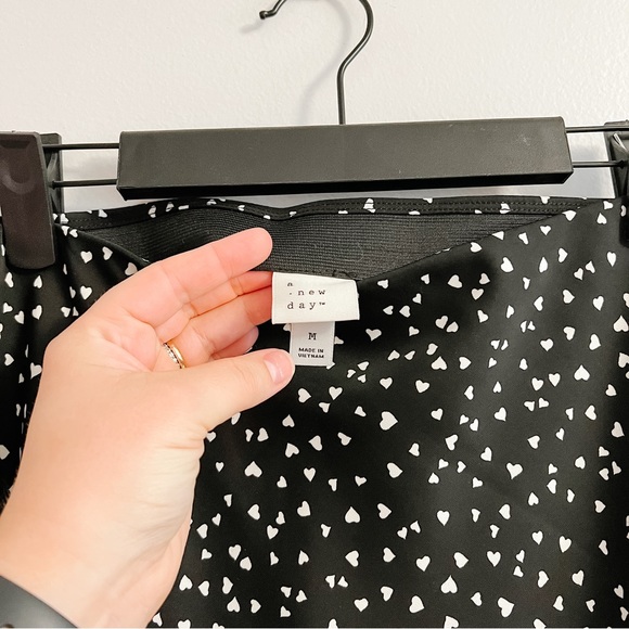 *SOLD* 3/20 Adorable target “heart” skirt - Picture 5 of 6